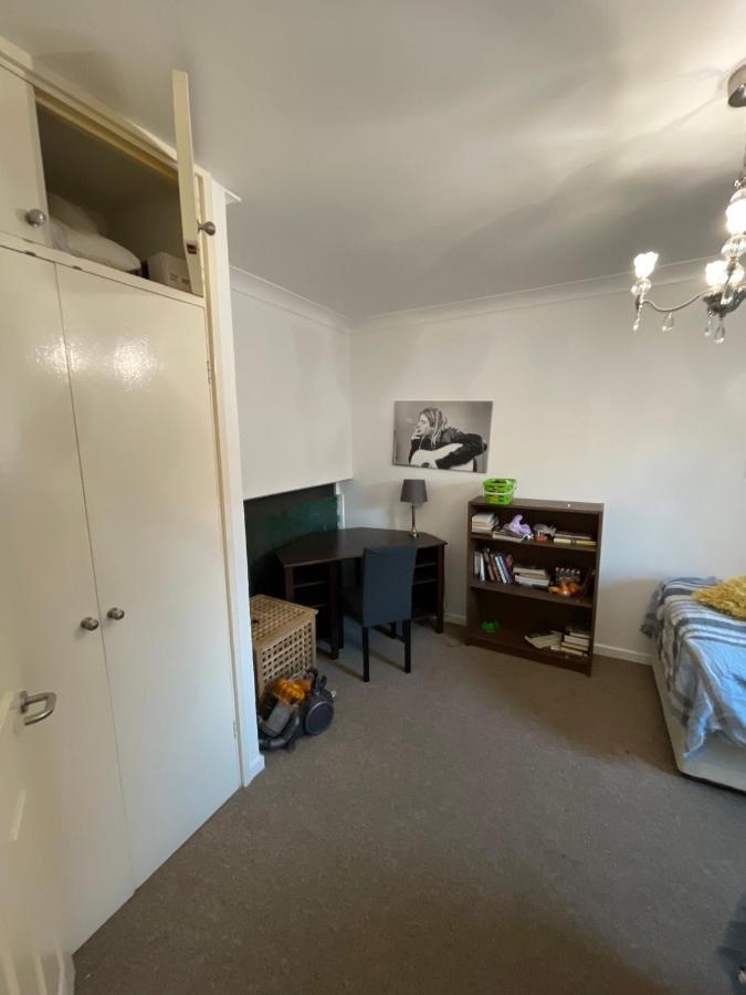 Victoria Two Bedroom Apartment ロンドン エクステリア 写真